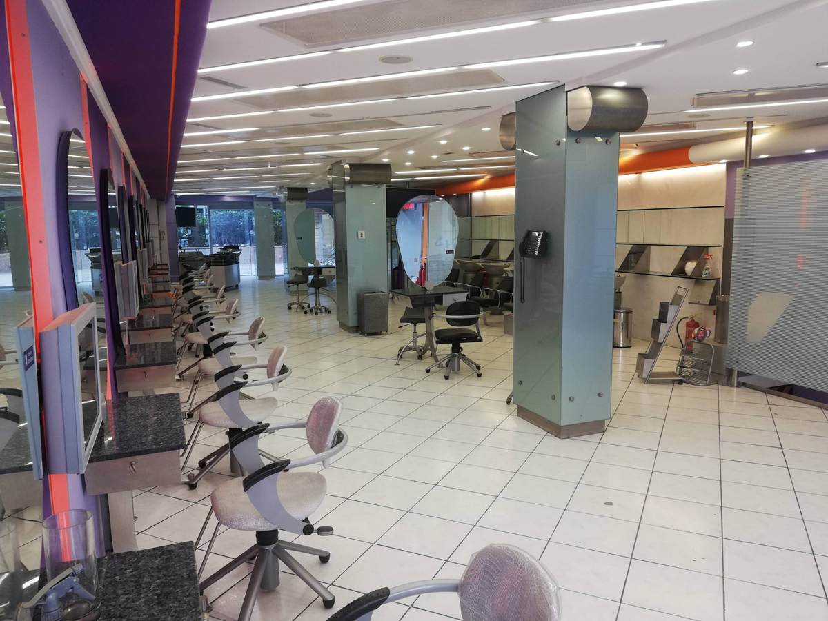 Πύργος Αθηνών. Πώληση Καταστήματος 415 Μ2.