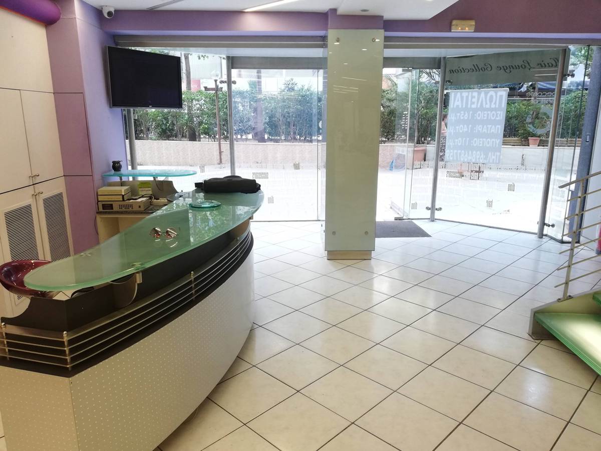 Πύργος Αθηνών. Πώληση Καταστήματος 415 Μ2.