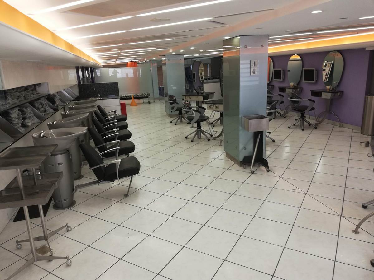 Πύργος Αθηνών. Πώληση Καταστήματος 415 Μ2.