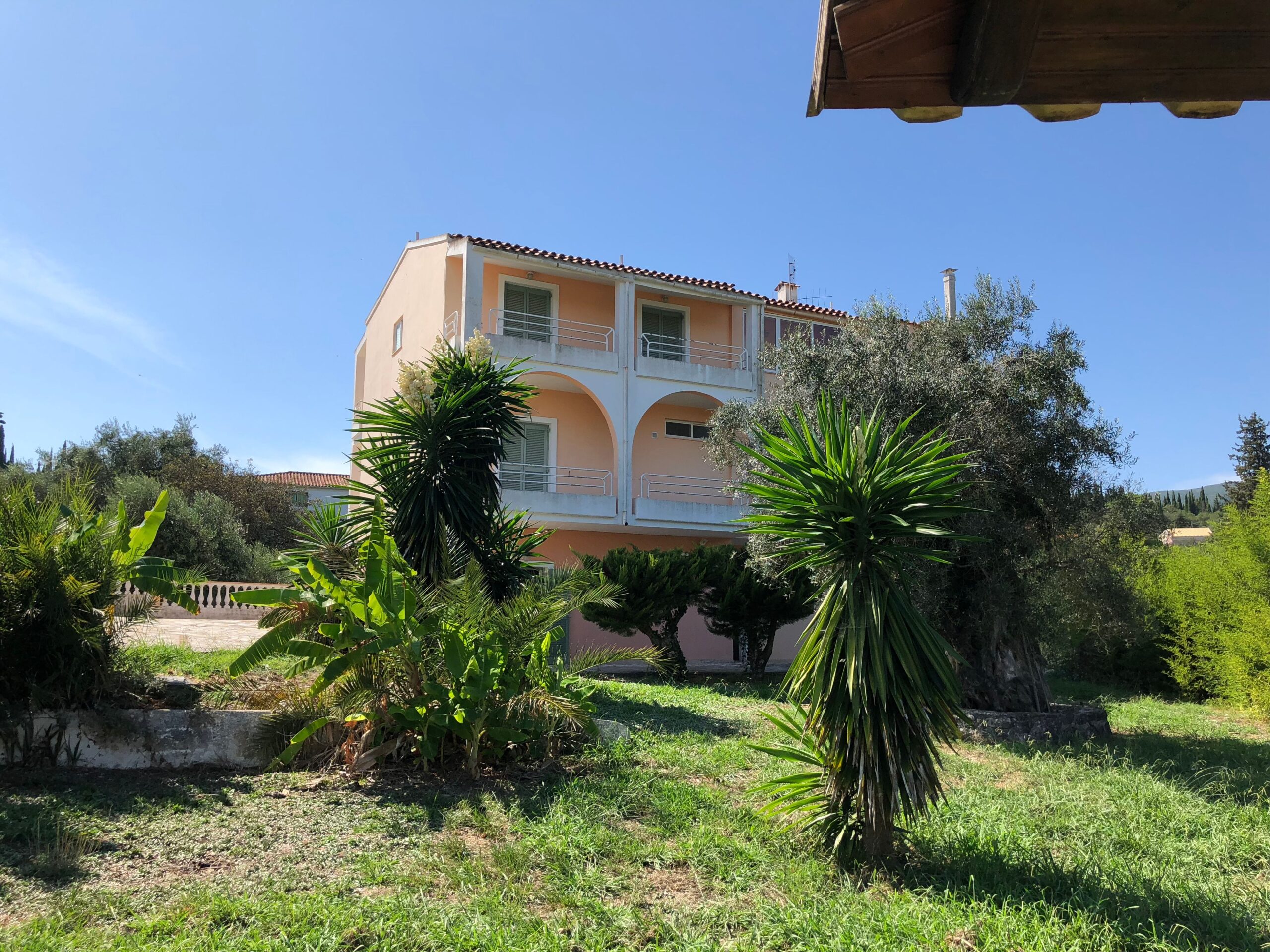 Κέρκυρα. Πώληση Ξενοδοχειακού Συγκροτήματος Κατοικιών.