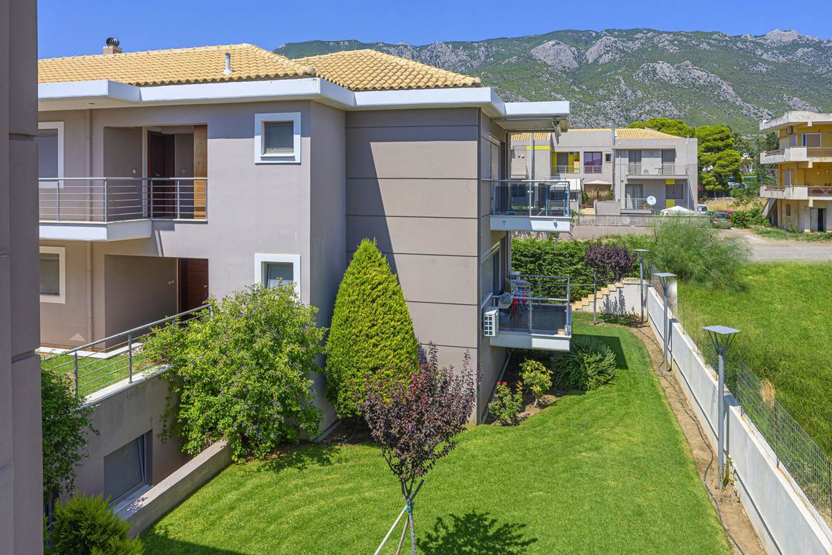 Λουτράκι. Πωλήσεις Πολυτελών Διαμερισμάτων και Μεζονετών σε Συγκρότημα Κατοικιών.