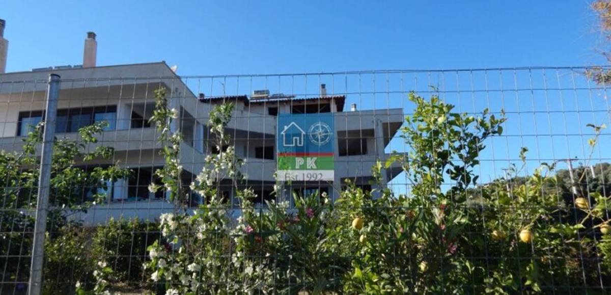 Κουβαράς Αττικής. Πωληση Κτιρίου Διαμερισμάτων 1.250 Μ2.