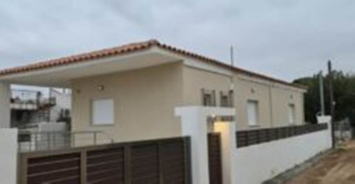 Λούτσα Αττικής. Πώληση Μονοκατοικίας 75 Μ2.