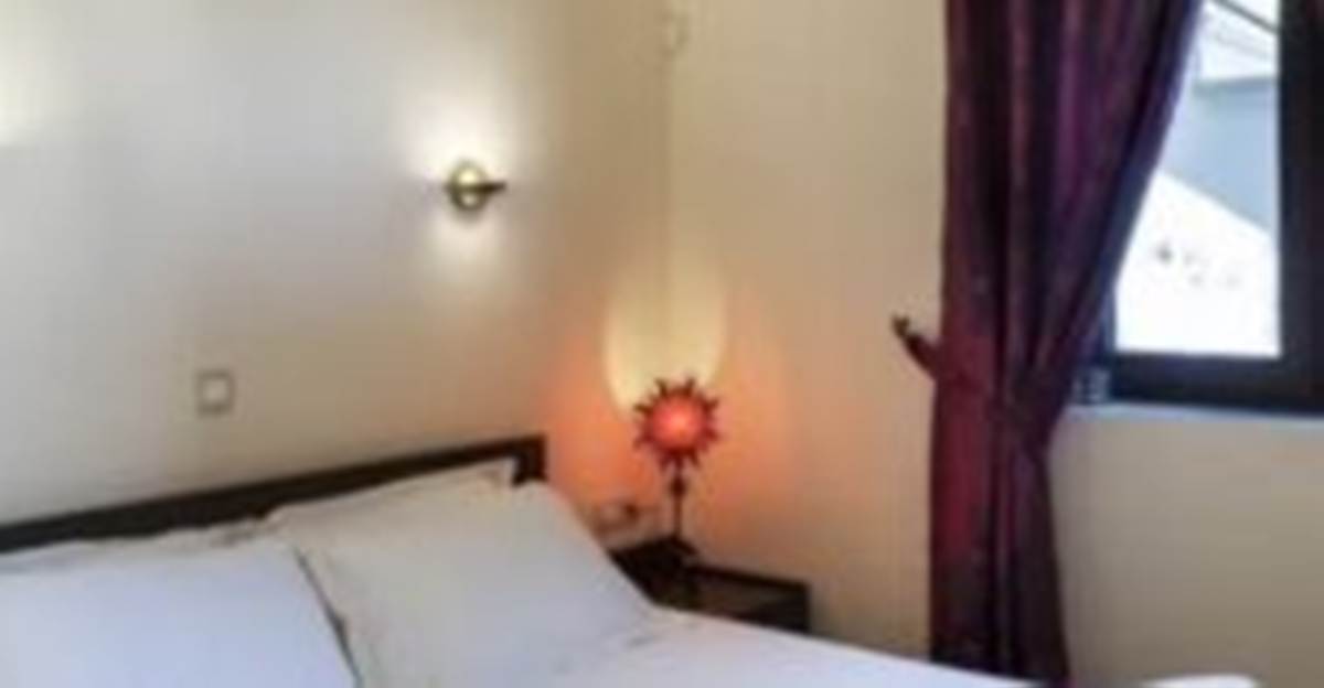 Σύβοτα. Πώληση Ξενοδοχείου 8 χώρων 192 Μ2.