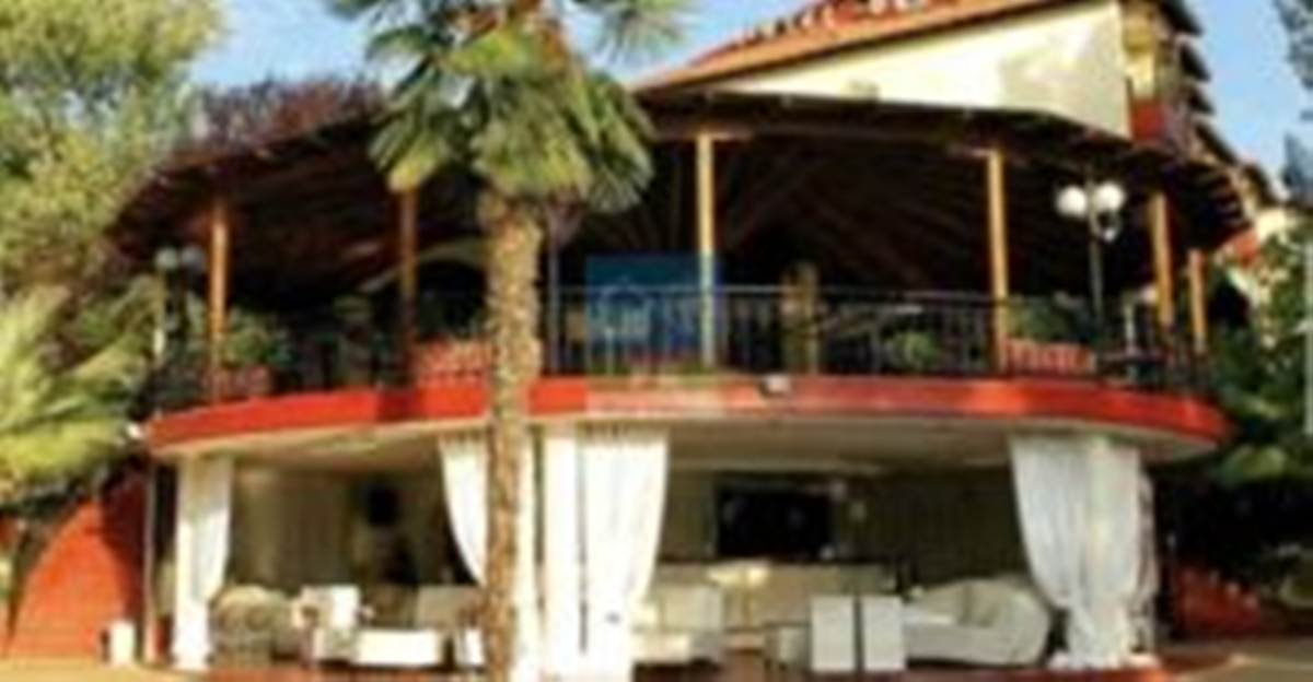 Σκοτίνα Α. Όλυμπος. Πώληση Ξενοδοχειου 2.500 Μ2, 47 χώρων.