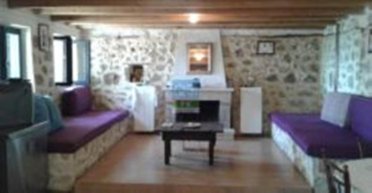 Κορινθία, Κάτω Τρίκαλα. Πώληση Κατοικιας 87 Μ2.