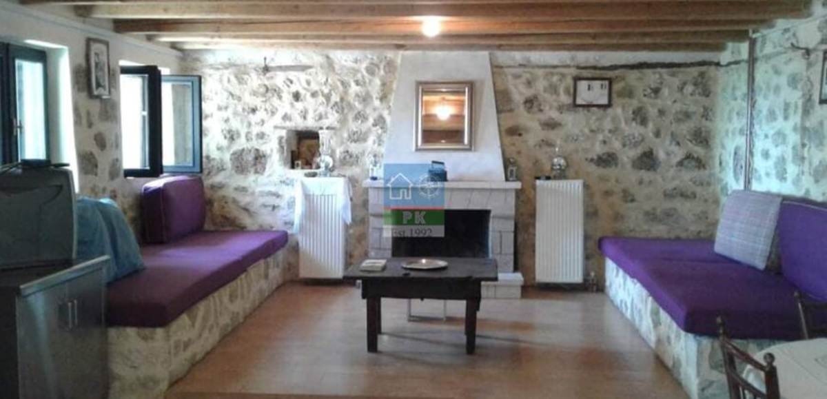 Κορινθία, Κάτω Τρίκαλα. Πώληση Κατοικιας 87 Μ2.