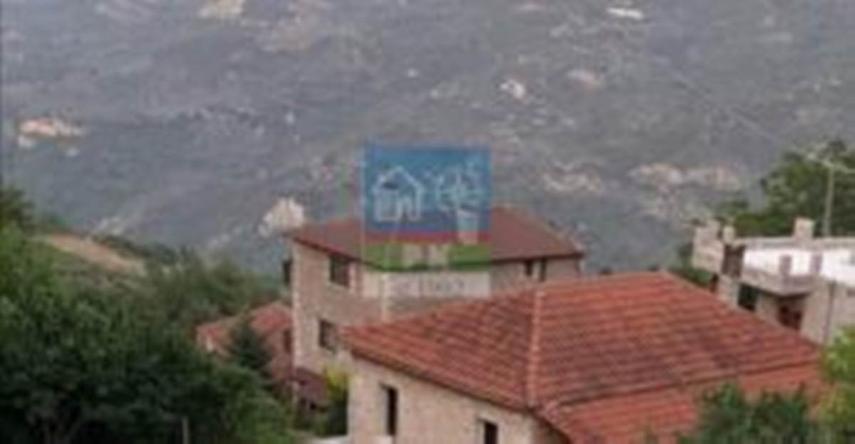 Κορινθία, Κάτω Τρίκαλα. Πώληση Κατοικιας 87 Μ2.