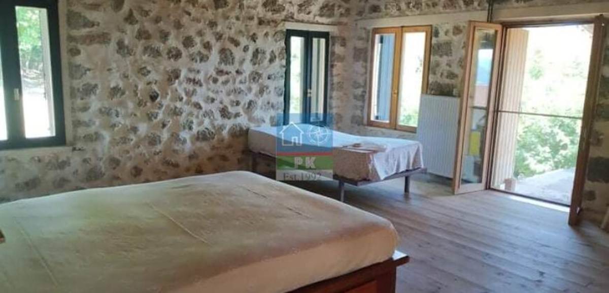 Κορινθία, Κάτω Τρίκαλα. Πώληση Κατοικιας 87 Μ2.