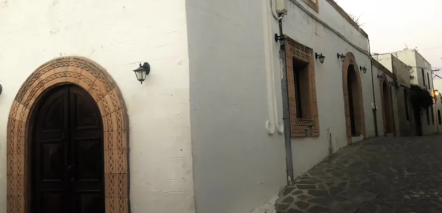 Ρόδος, Λίνδος. Πώληση Επαγγελματικού Κτηρίου 375 Μ2.