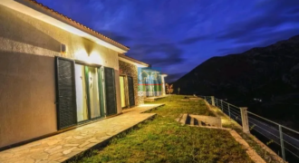 Ακράτα, Περιστέρα. Πώληση Ξενοδοχείου 105 Μ2, 2 χώρων.