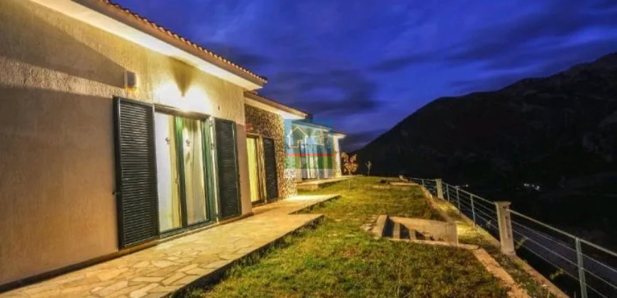 Ακράτα, Περιστέρα. Πώληση Ξενοδοχείου 105 Μ2, 2 χώρων.