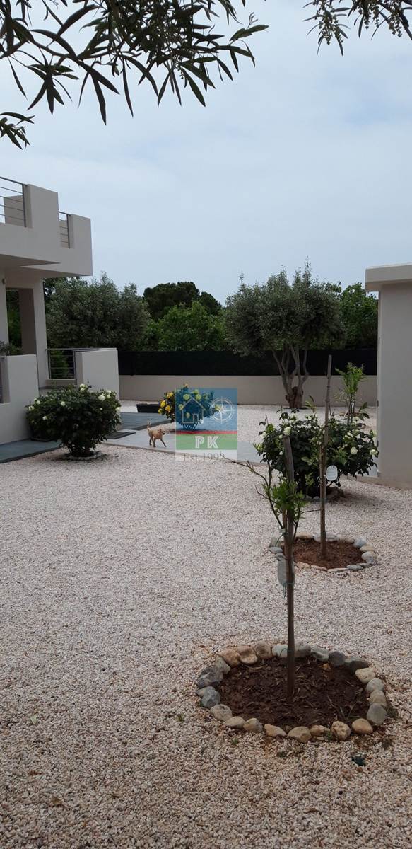 Λαγονήσι, Καλύβια. Πώληση Νεόδμητης Μονοκατοικίας 136 Μ2.