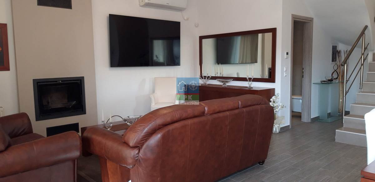 Λαγονήσι, Καλύβια. Πώληση Νεόδμητης Μονοκατοικίας 136 Μ2.