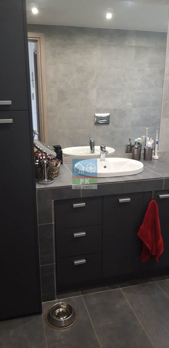 Λαγονήσι, Καλύβια. Πώληση Νεόδμητης Μονοκατοικίας 136 Μ2.