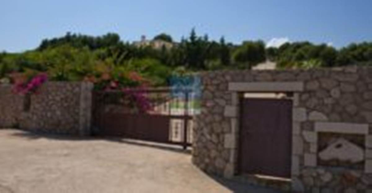 Λευκάδα, Μεγανήσι. Πώληση 6 Πολυτελών Μονοκατοικιών 420 Μ2.