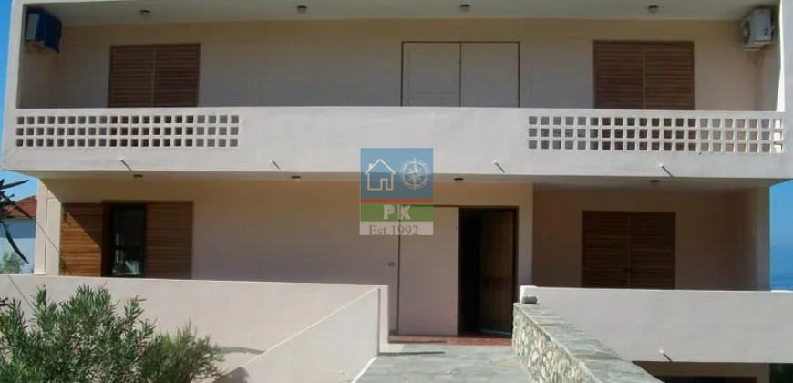 Εύβοια, Λίμνη, Ροβιές. Πώληση Βίλας 350 Μ2.