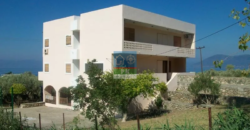 Εύβοια, Λίμνη, Ροβιές. Πώληση Βίλας 350 Μ2.